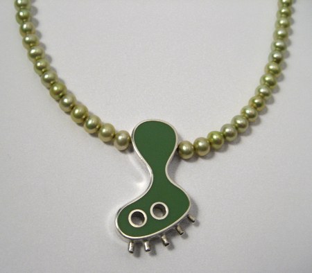 Green Biomorph on Pearls