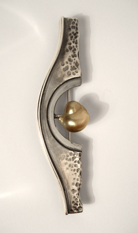 Doon Pearl Kilt Pin