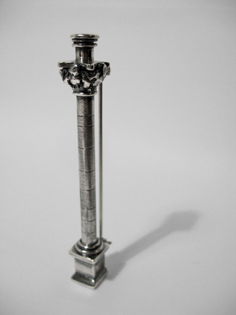 Brindisi Column Kilt Pin